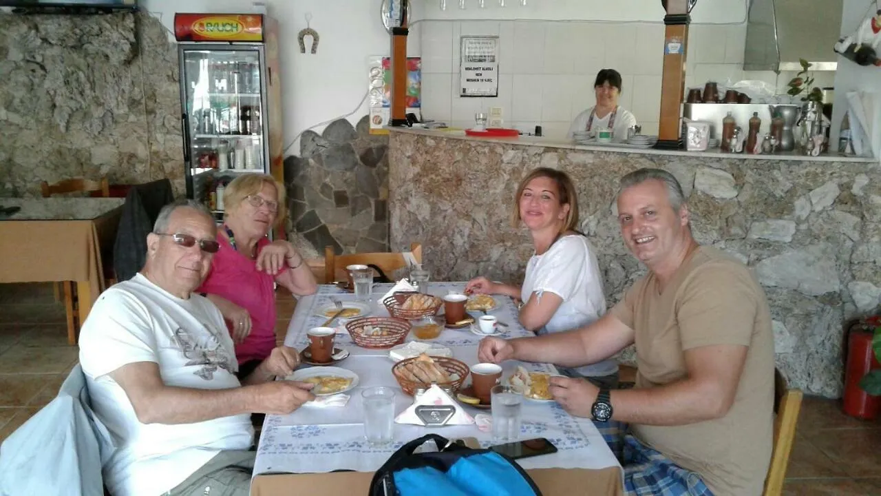 Nako Guest House Bar&Restaurants Përmet 0*,